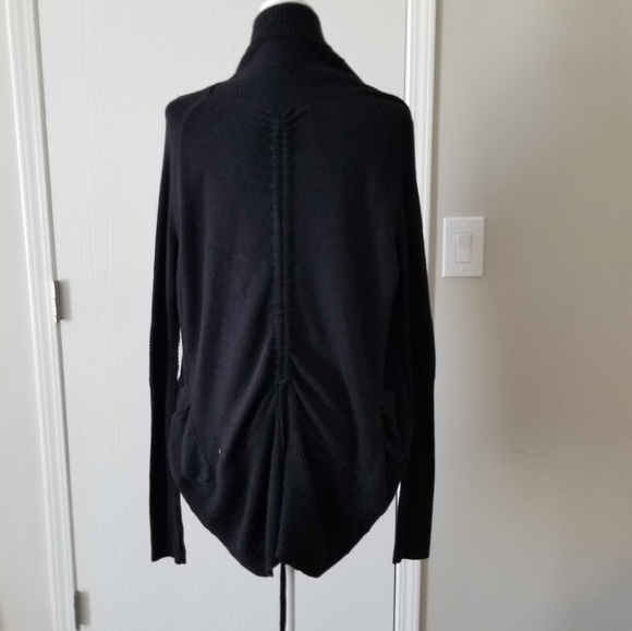 Lululemon transformation wrap Cardigan - Picture 2 of 8